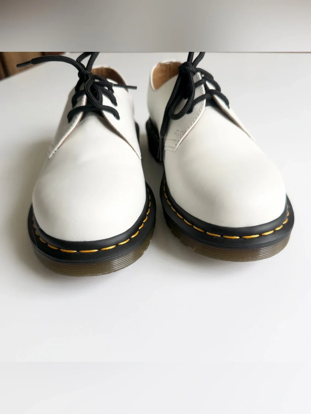Doc Dr Martens SIZE 7 white 1461 leather Oxford shoes